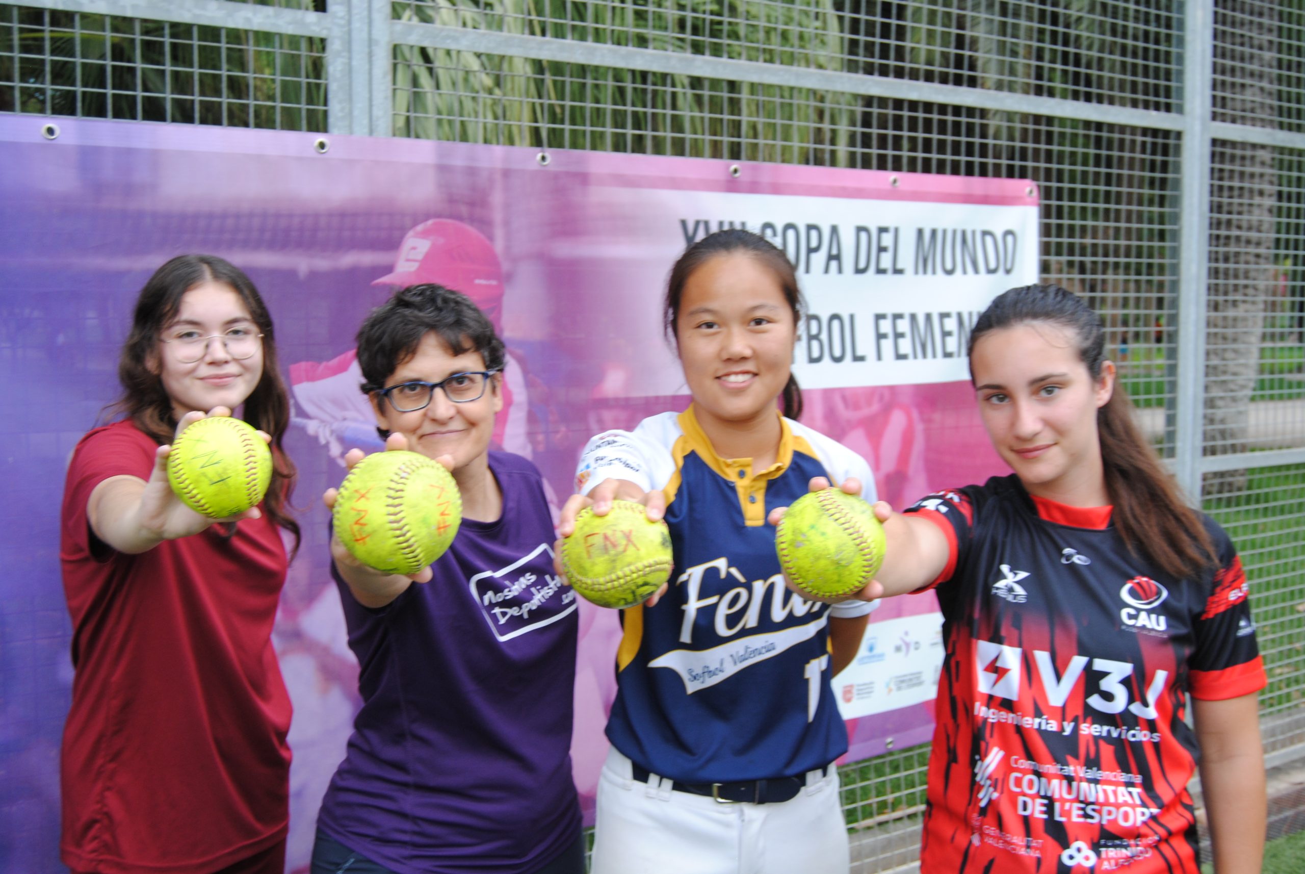 El deporte valenciano muestra su apoyo a la Copa Mundial de sófbol ...