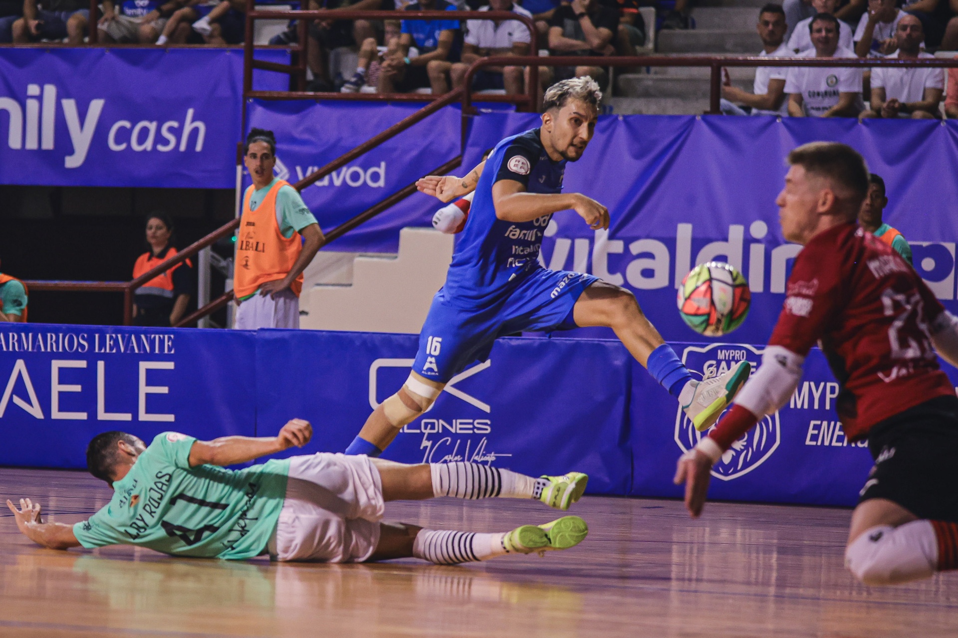 El Alzira FS vuela a Galicia con la intención de sumar de tres - El ...