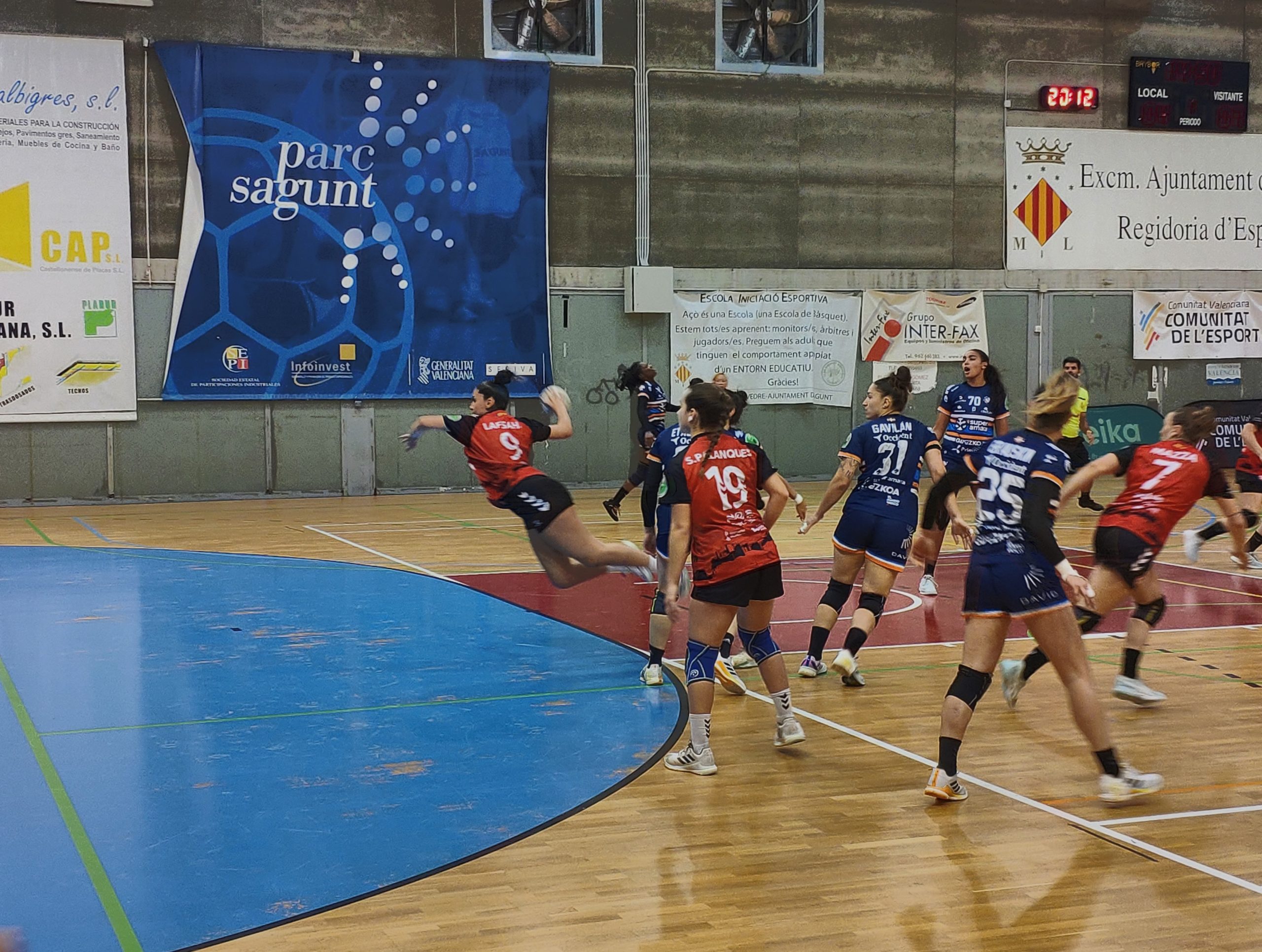 Bera Bera se impone a un combativo Balonmano Morvedre - El Polideportivo CV